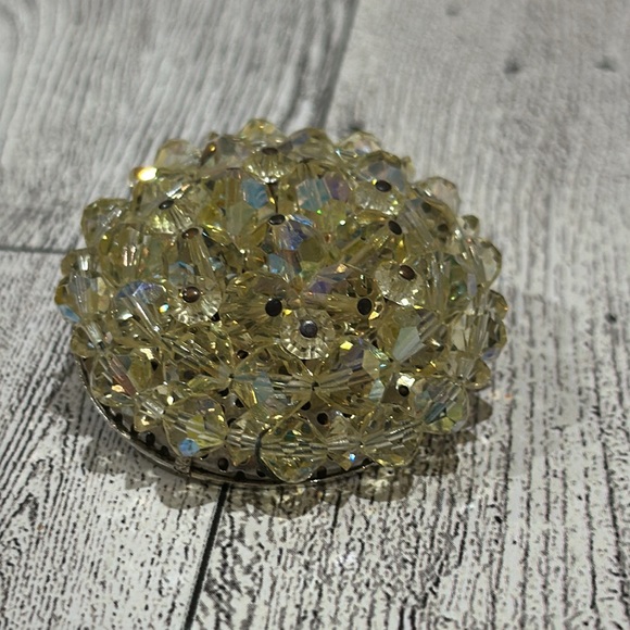 Vintage yellow glass sparkling beaded brooch - Picture 2 of 6